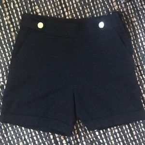 High Wasted Black shorts with buttons